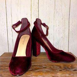 Shoedazzle size 10 red suede heels. Never worn.